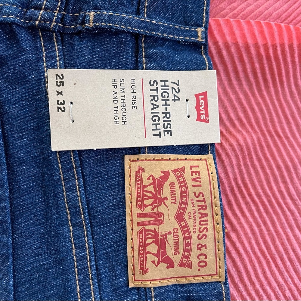 Levi’s sculpt jeans - Picture 2 of 5